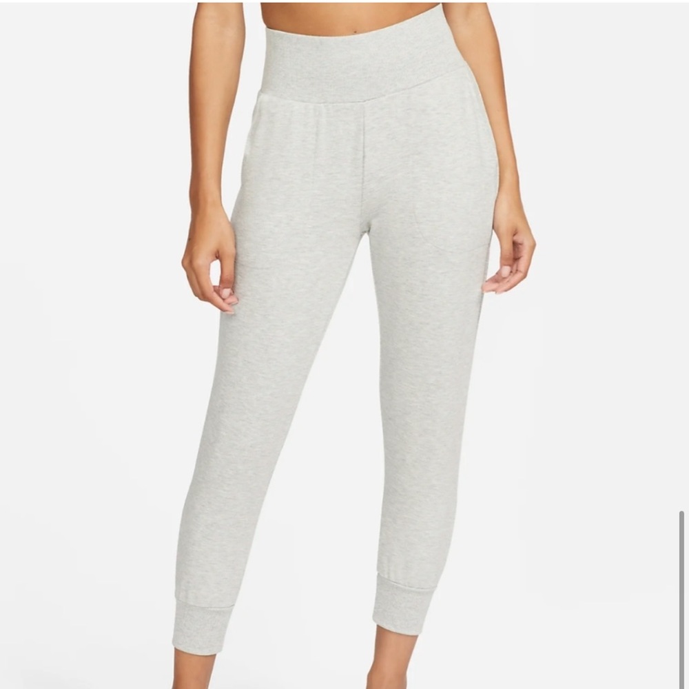 NWT Nike Yoga Flow Hyper Mid Rise 7/8 Length Pants
